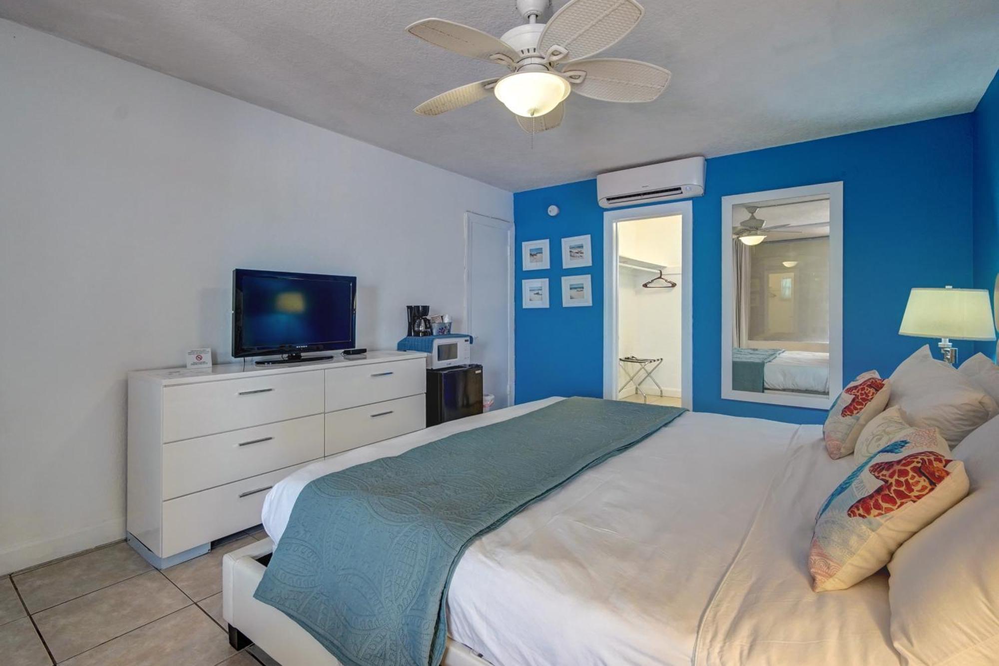Castle By The Sea Motel Lauderdale-by-the-Sea Exterior photo