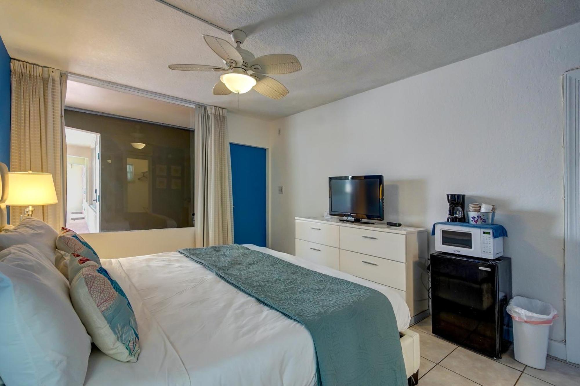 Castle By The Sea Motel Lauderdale-by-the-Sea Exterior photo
