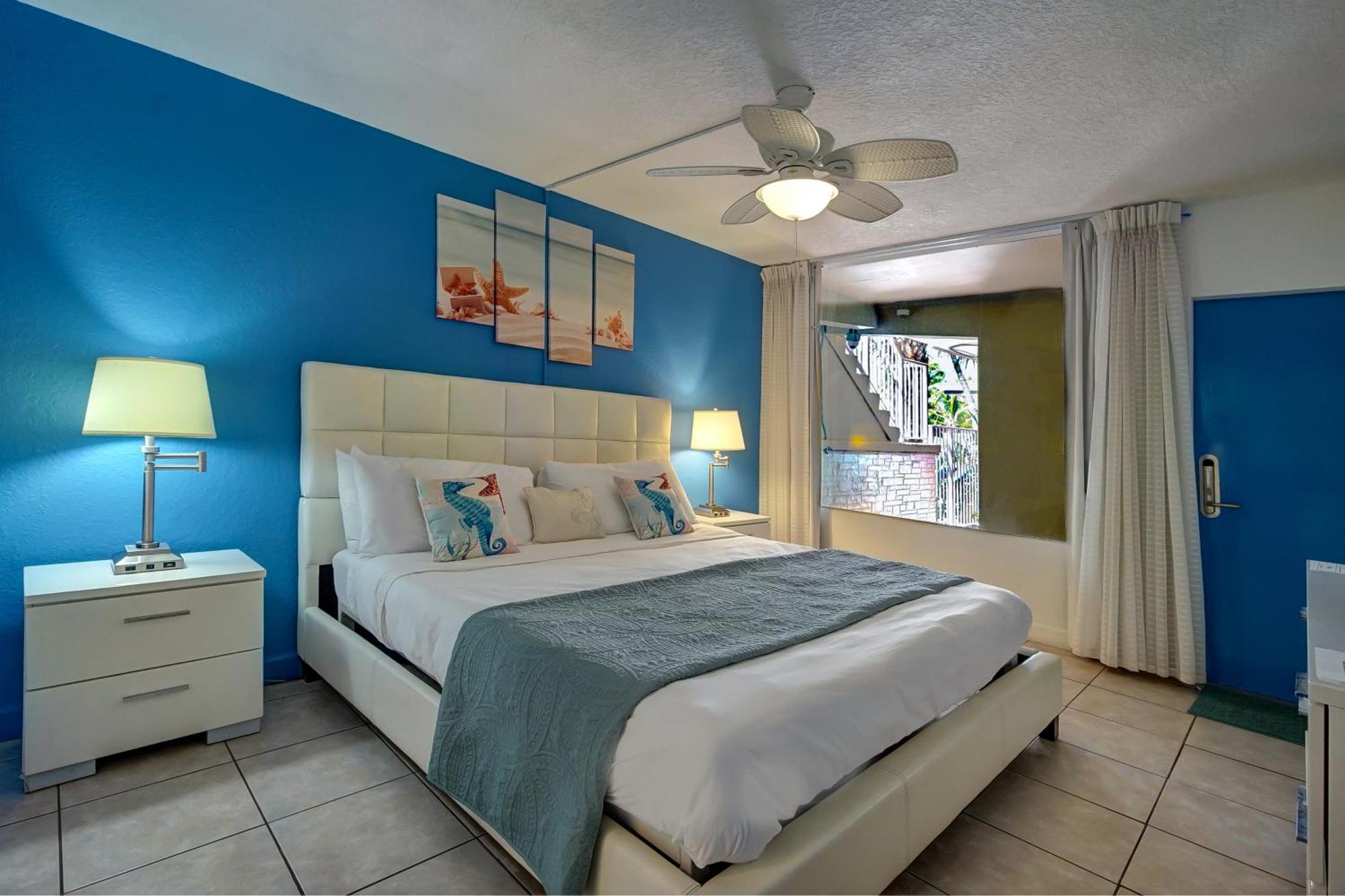 Castle By The Sea Motel Lauderdale-by-the-Sea Exterior photo