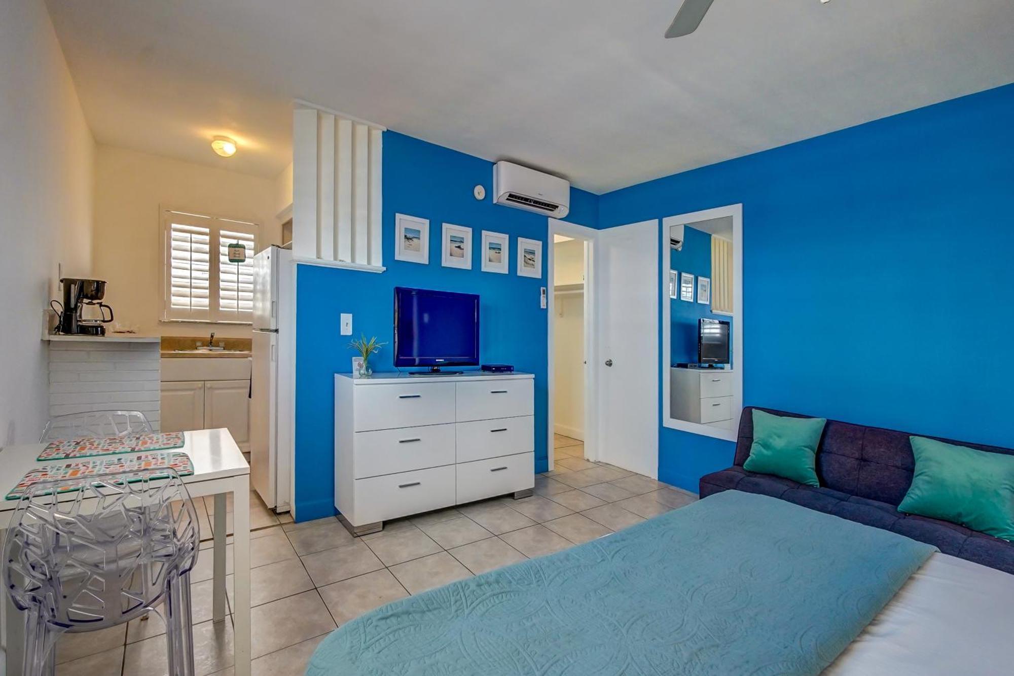 Castle By The Sea Motel Lauderdale-by-the-Sea Exterior photo