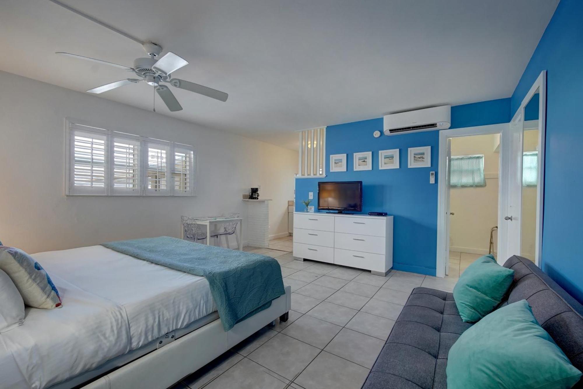 Castle By The Sea Motel Lauderdale-by-the-Sea Exterior photo