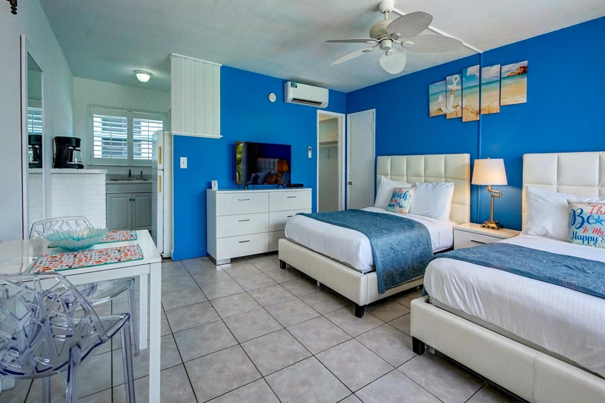 Castle By The Sea Motel Lauderdale-by-the-Sea Exterior photo