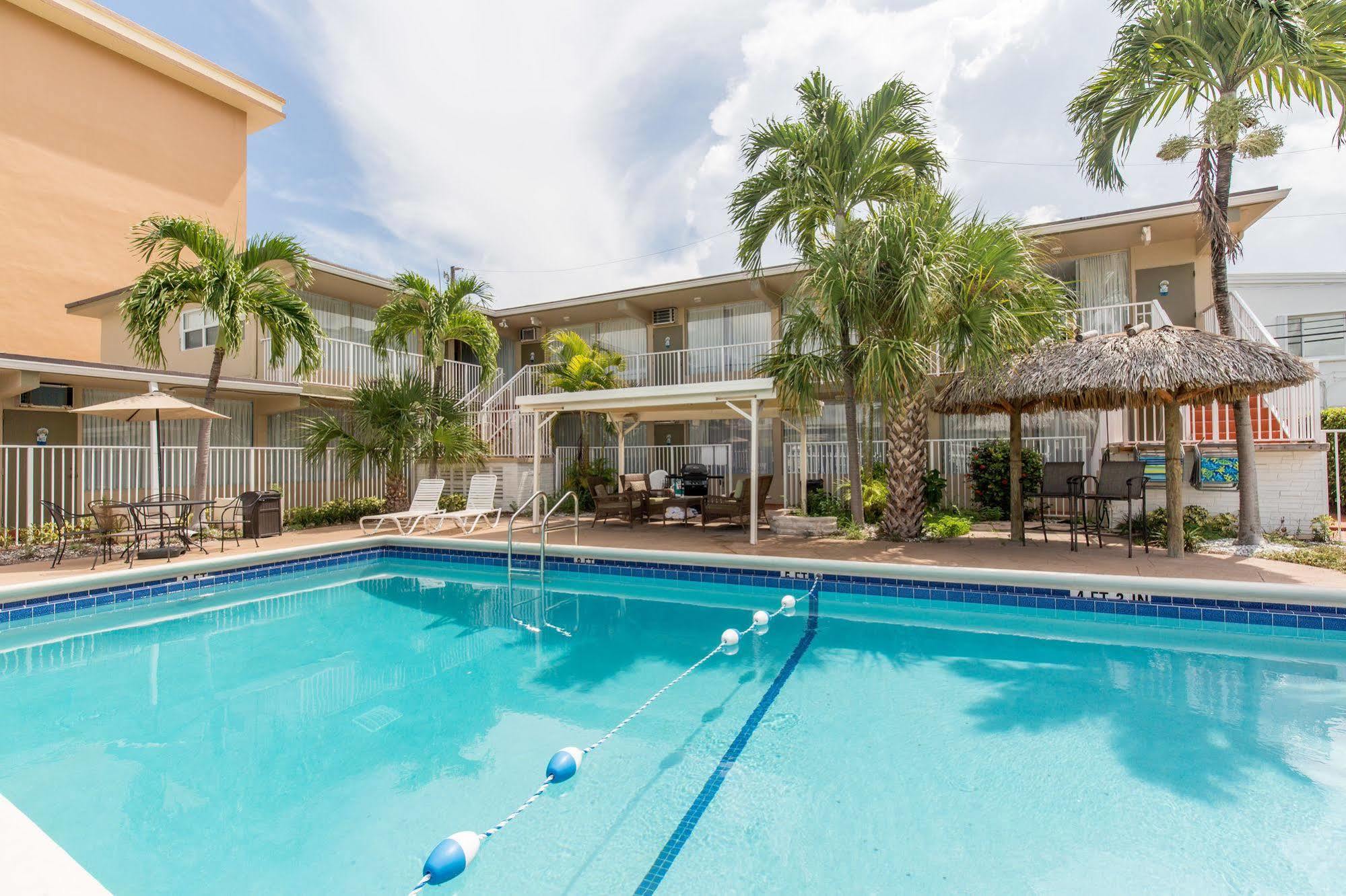Castle By The Sea Motel Lauderdale-by-the-Sea Exterior photo