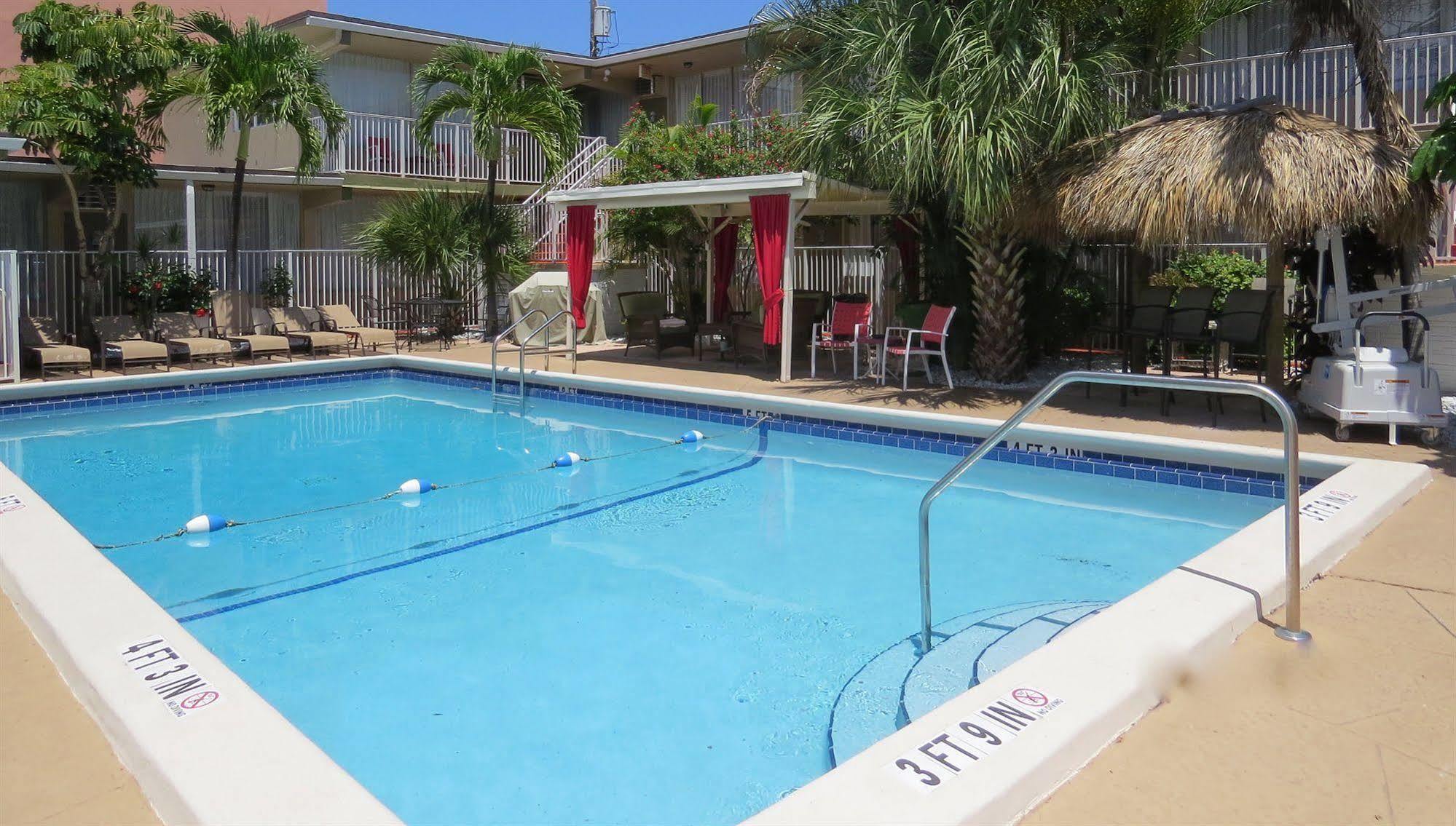 Castle By The Sea Motel Lauderdale-by-the-Sea Exterior photo