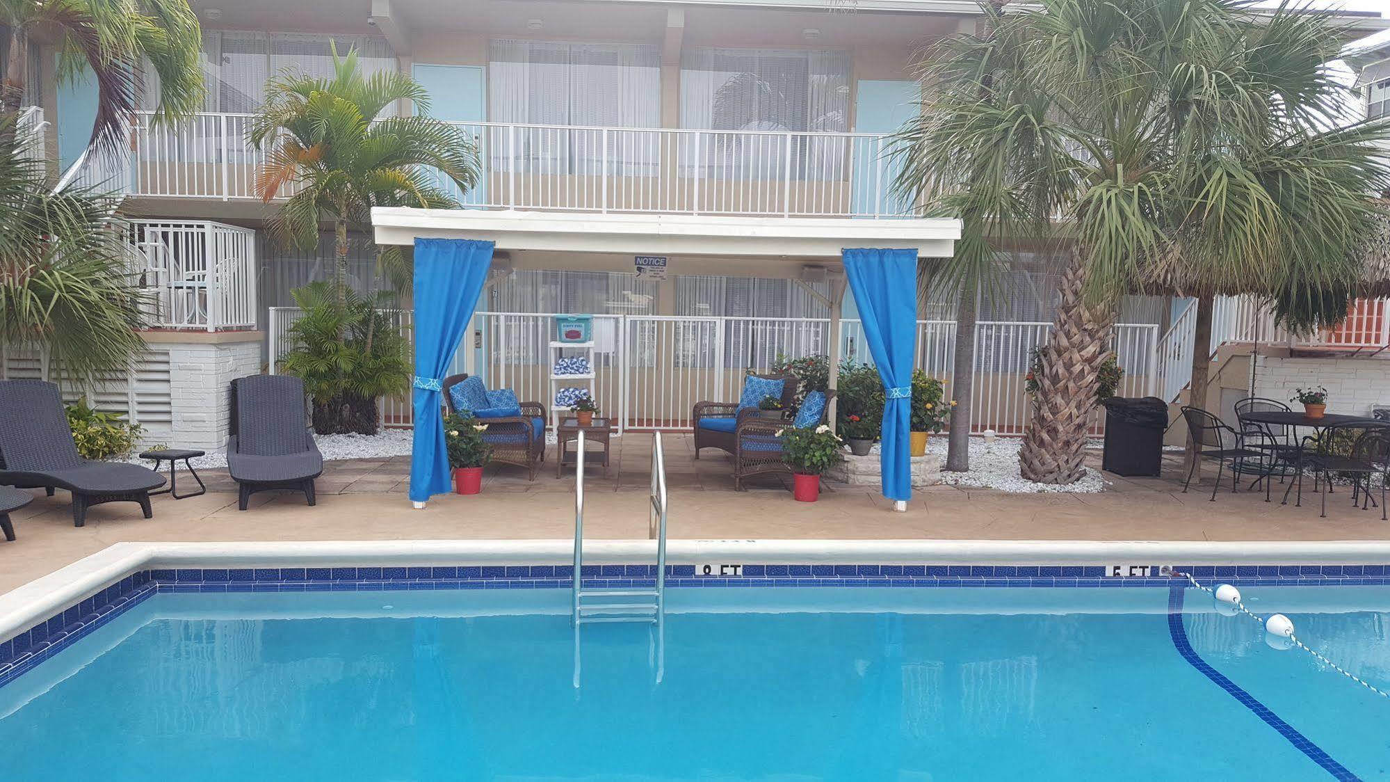 Castle By The Sea Motel Lauderdale-by-the-Sea Exterior photo